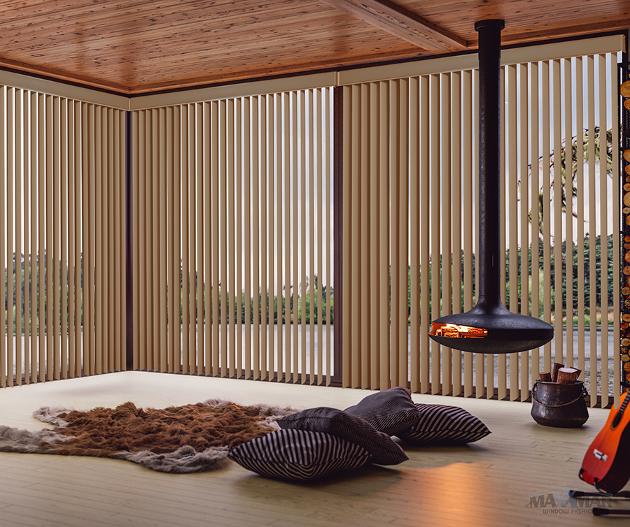 Pose de stores verticaux en bois